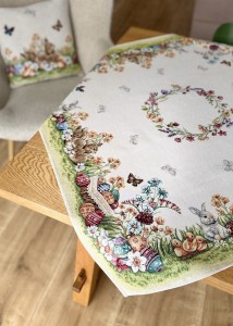 SERWETA GOBELINOWA WIELKANOCNE KRÓLIKI Z KOSZYCZKIEM