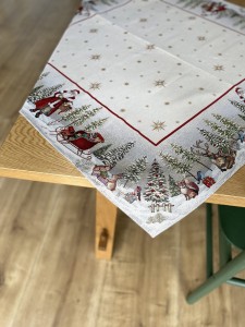SERWETA GOBELINOWA ŚWIĄTECZNA MIKOŁAJ Z SANKAMI